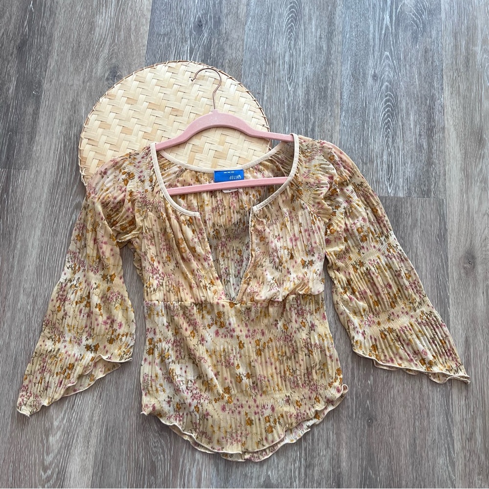 Vintage Y2K Delia’s floral boho witchy blouse